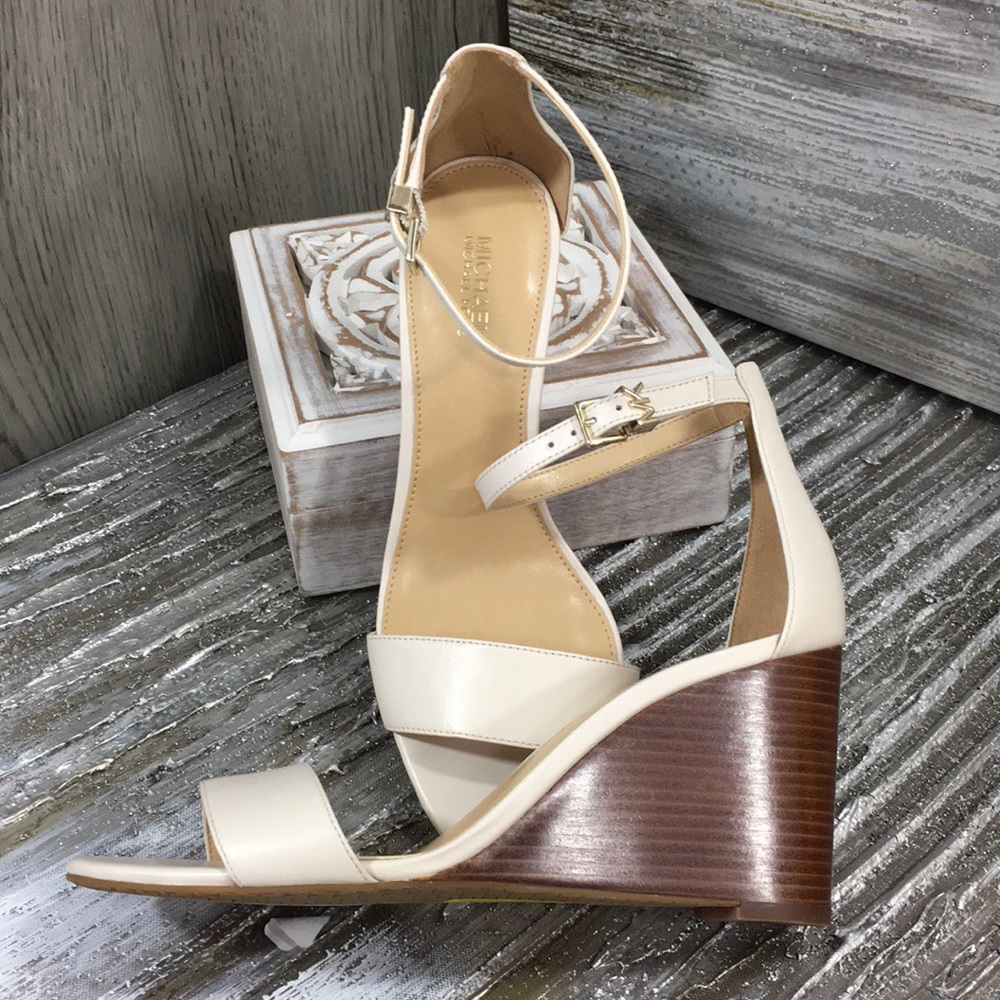 MICHAEL Michael Kors FIONA WEDGE LEATHER LT CREAM - Picture 5 of 8